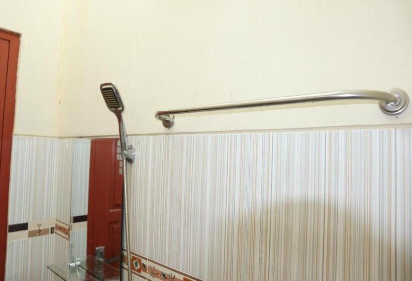 Семейный Номер Deluxe, Reddoorz Syariah At D Rizs Homestay