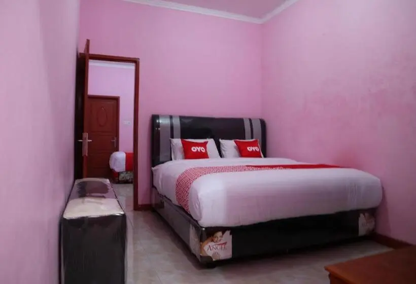 デラックスファミリールーム, Reddoorz Syariah At D Rizs Homestay