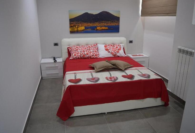 آپارتمان یک خوابه با دری مشترک که هال را جدا می کند., B&b Vesuvius