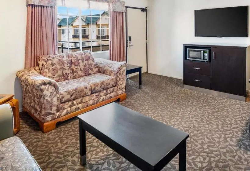 اتاق استاندارد با تخت بزرگ, Glendale