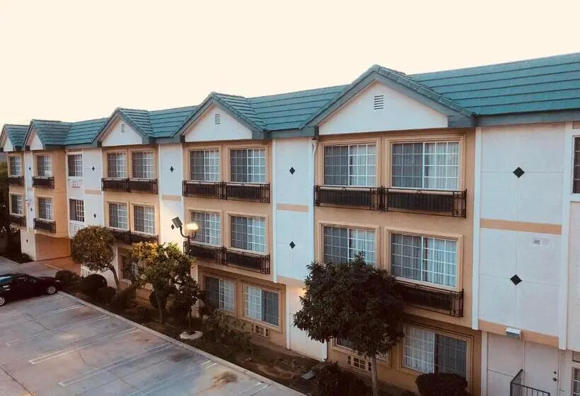 اتاق استاندارد با تخت بزرگ برای معلولان, Glendale