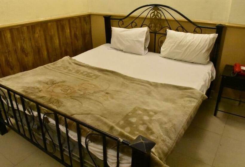 اتاق لوکس, Royal Gardens Lahore