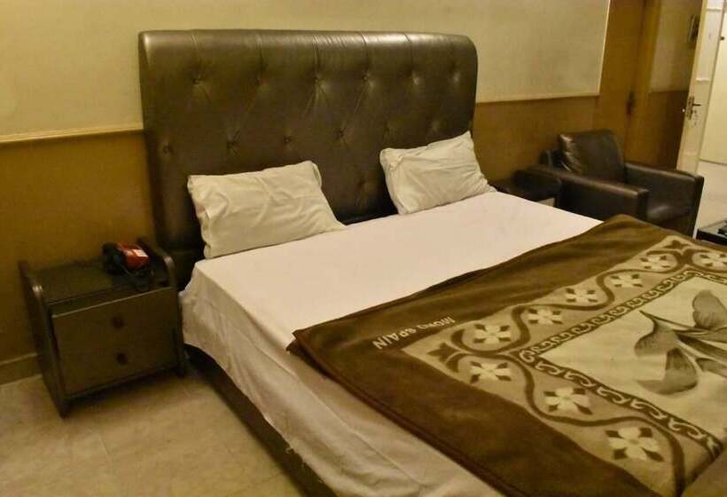 اتاق لوکس, Royal Gardens Lahore