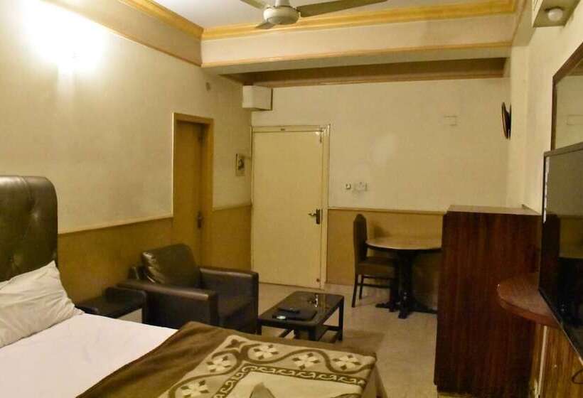 اتاق لوکس, Royal Gardens Lahore