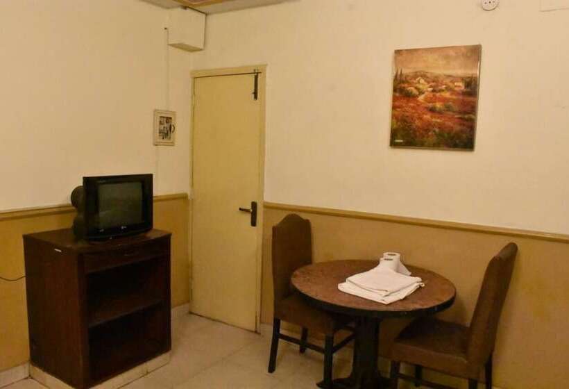 اتاق لوکس, Royal Gardens Lahore