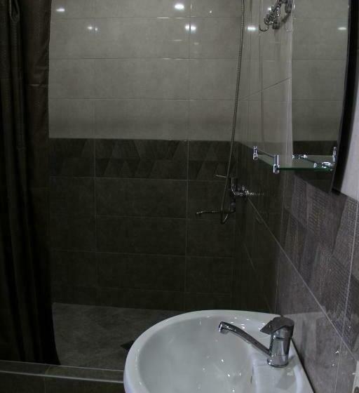 اتاق استاندارد با چشم‌انداز کوهستان, Guest House Aisi