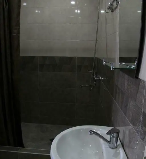 اتاق استاندارد با چشم‌انداز کوهستان, Guest House Aisi