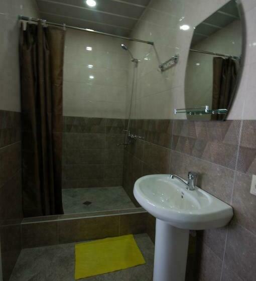 اتاق استاندارد با چشم‌انداز کوهستان, Guest House Aisi
