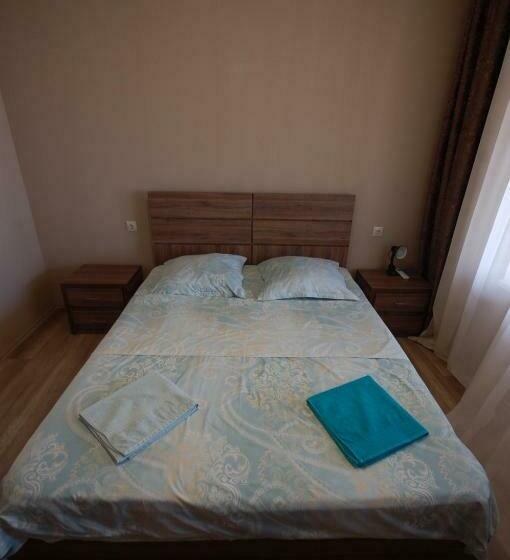 اتاق استاندارد با چشم‌انداز کوهستان, Guest House Aisi