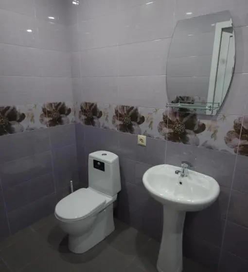 اتاق لوکس, Guest House Aisi