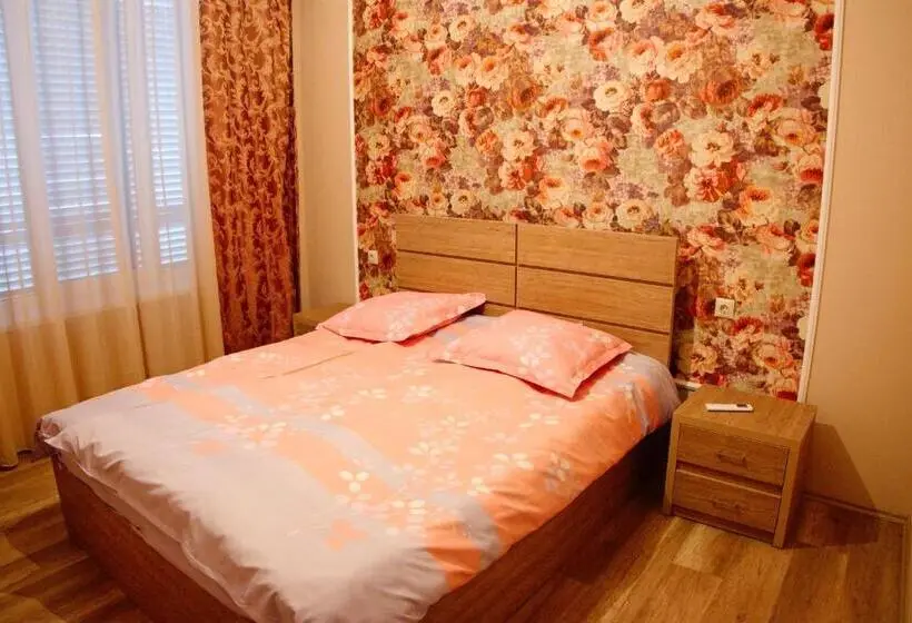 اتاق لوکس, Guest House Aisi