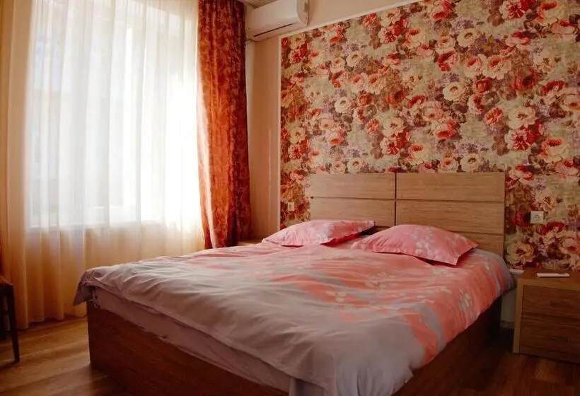 اتاق لوکس, Guest House Aisi