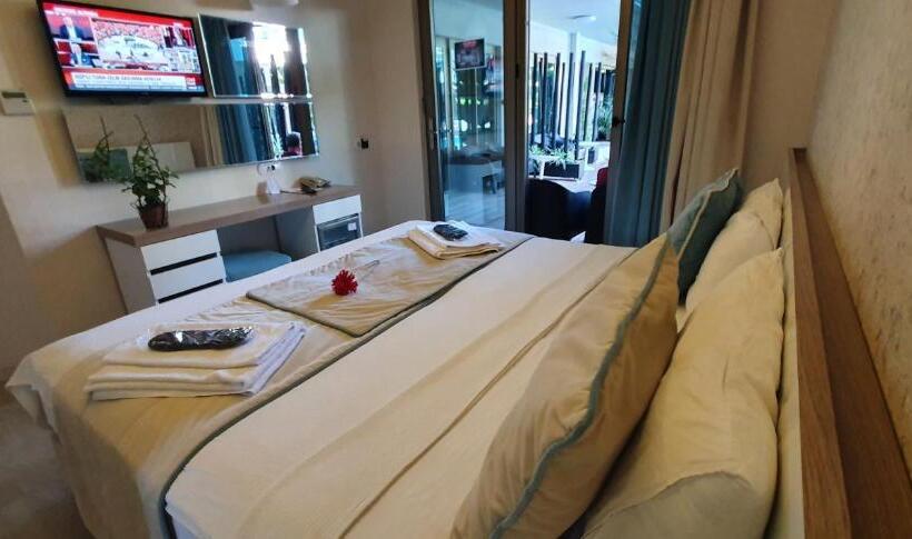 标准间带游泳池, The D Hotel Spa & Resort