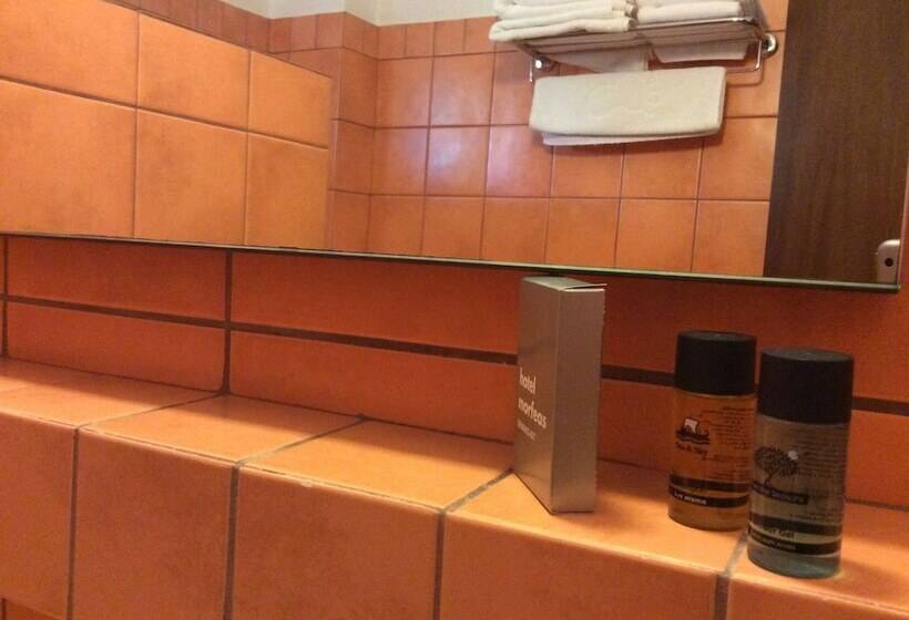 Номер Стандарт Вид на Море, Morfeas