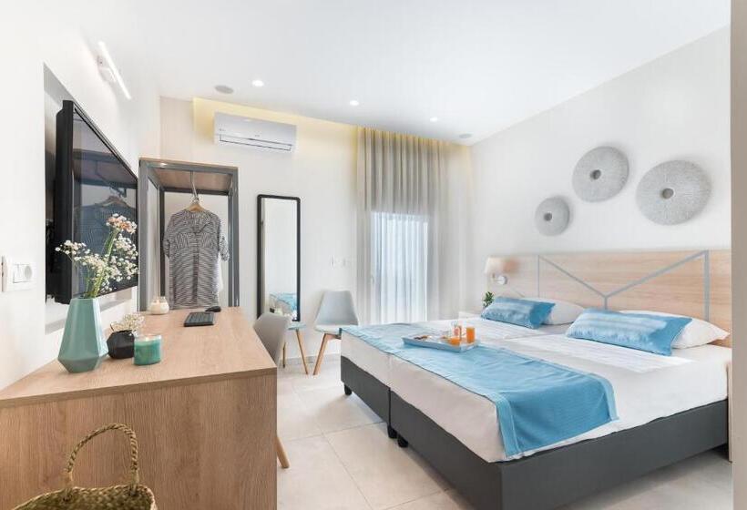 オーシャンビュースタンダードルーム, Santorini Main Square