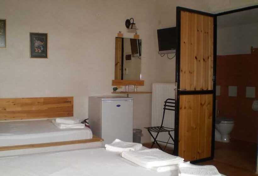 스탠다드 트리플 룸, Arachovitika Kalivia