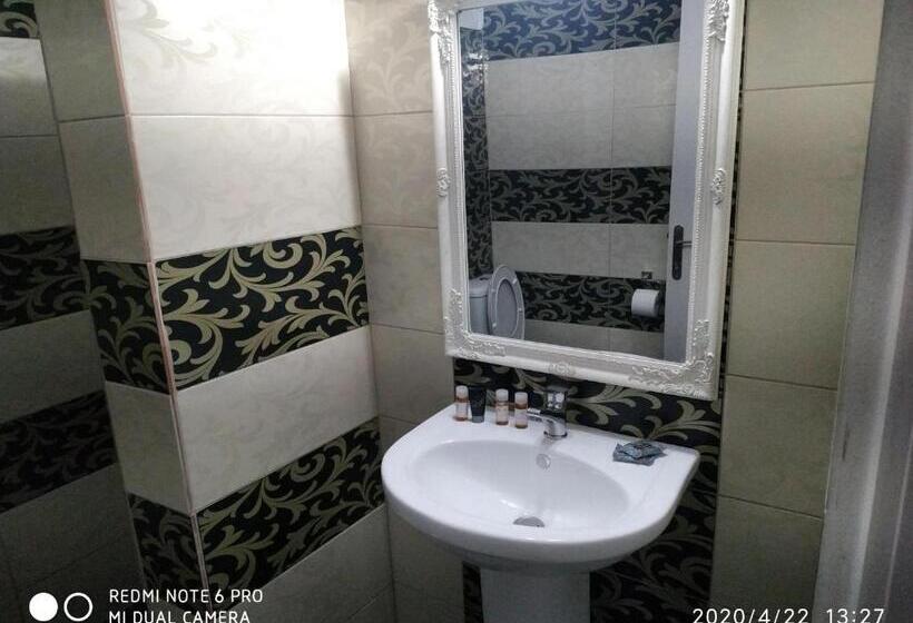 اتاق استاندارد سه تخته با چشمانداز, Central