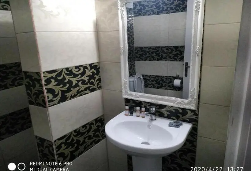 Cameră Triplă Standard cu Priveliști, Central