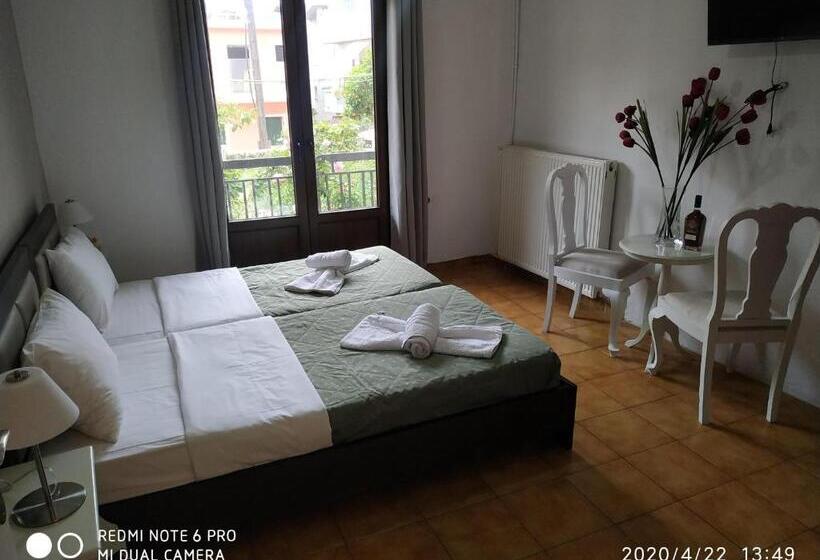 اتاق خانوادگی, Central