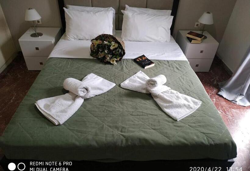 اتاق خانوادگی, Central