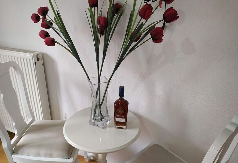 اتاق خانوادگی, Central