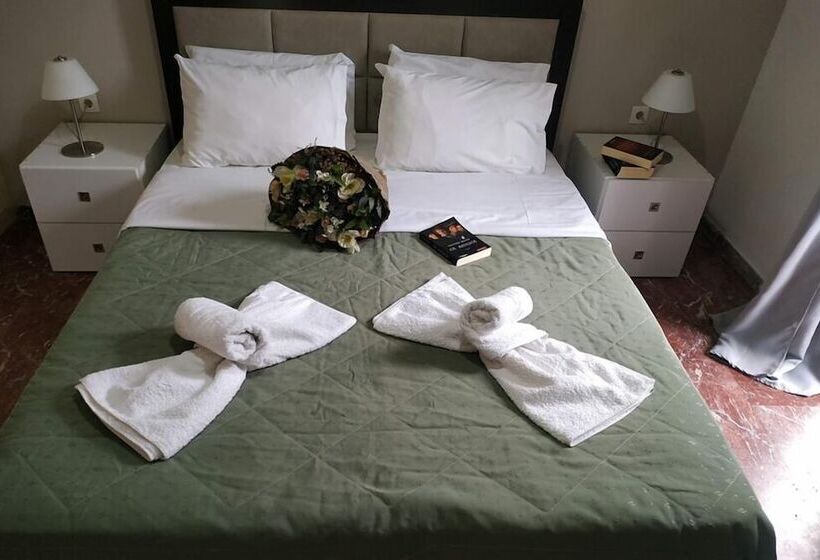 اتاق خانوادگی, Central