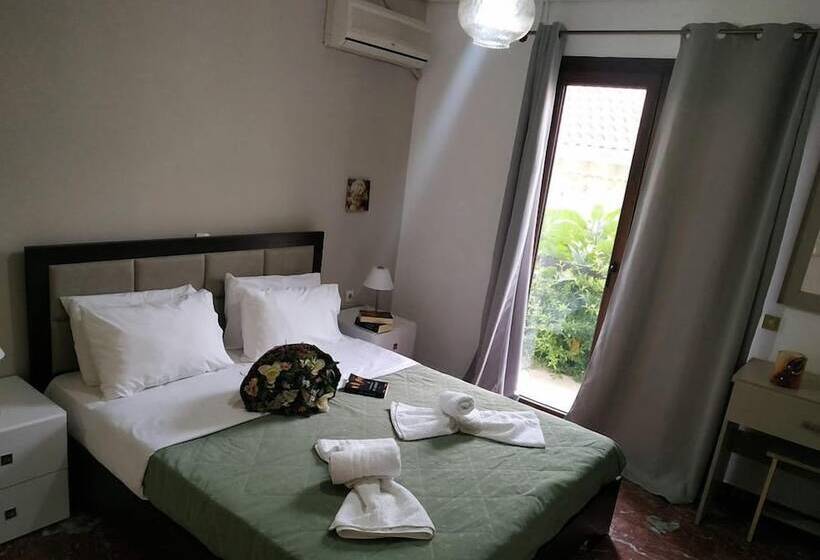 اتاق خانوادگی, Central