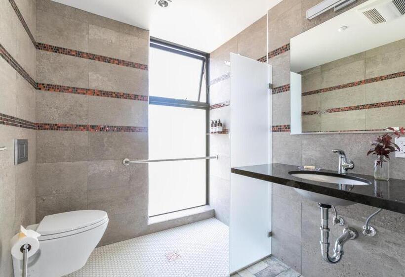 חדר סטנדרט עם מיטת קינג, Geneseo Inn