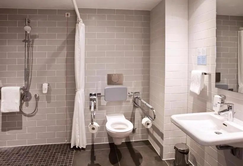 身障者適用スタンダードルーム, Holiday Inn Express Munich   Olching, An Ihg