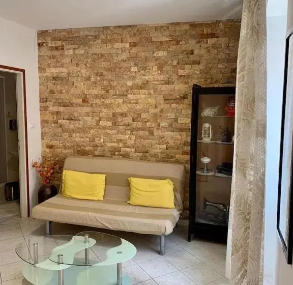اتاق لوکس با چشم‌انداز دریا, Residence Bella