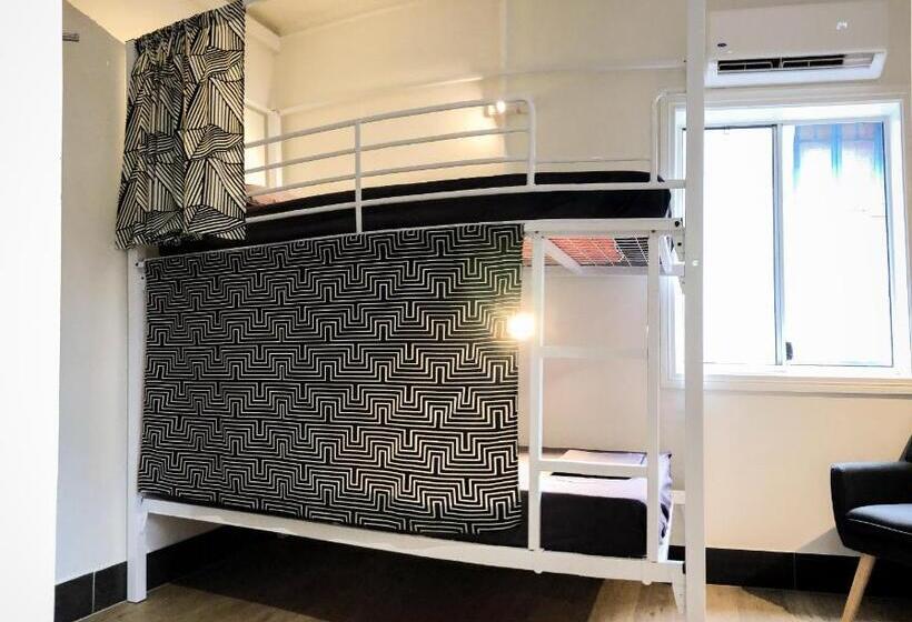 اتاق استاندارد با سرویس بهداشتی مشترک, Brisbane Quarters