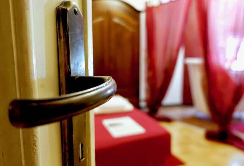 اتاق لوکس سه تخته, Antico Pozzo Bed And Breakfast