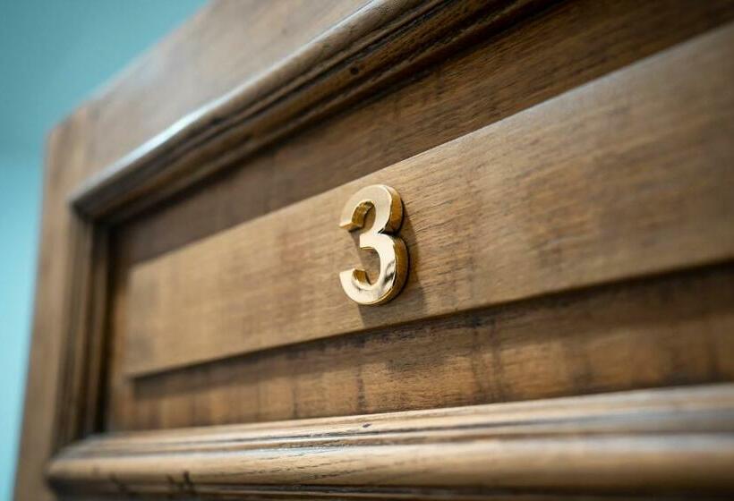 اتاق استاندارد با سرویس بهداشتی مشترک, Hihome Hostel