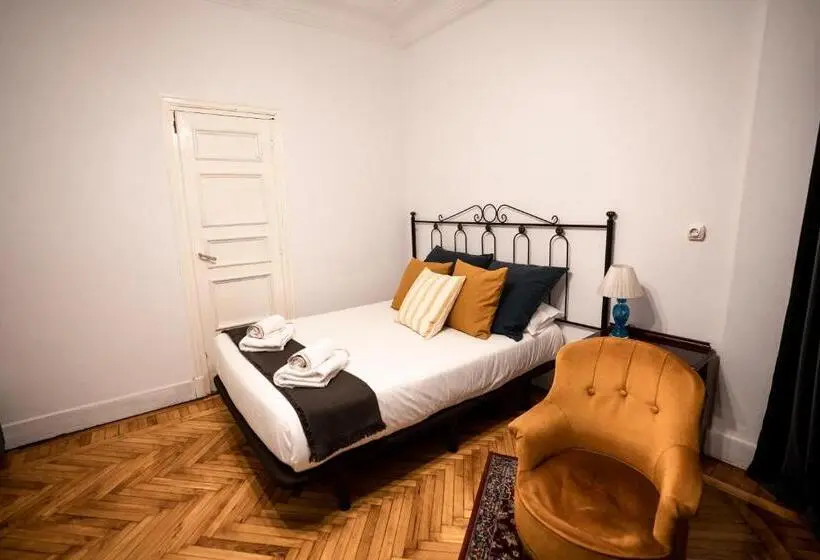 バスルーム共有のトリプルスタンダード, Hihome Hostel