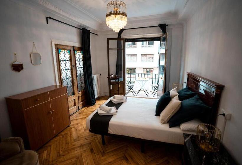 اتاق استاندارد با سرویس بهداشتی مشترک, Hihome Hostel