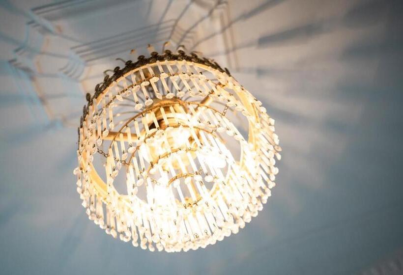 اتاق استاندارد با سرویس بهداشتی مشترک, Hihome Hostel