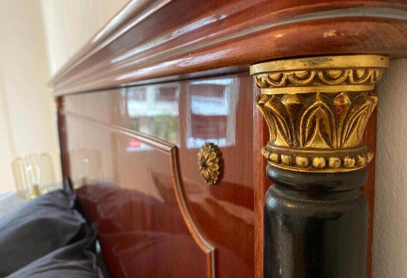 اتاق استاندارد با سرویس بهداشتی مشترک, Hihome Hostel