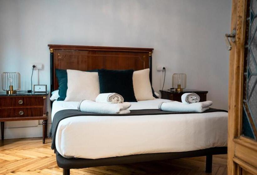 اتاق استاندارد با سرویس بهداشتی مشترک, Hihome Hostel