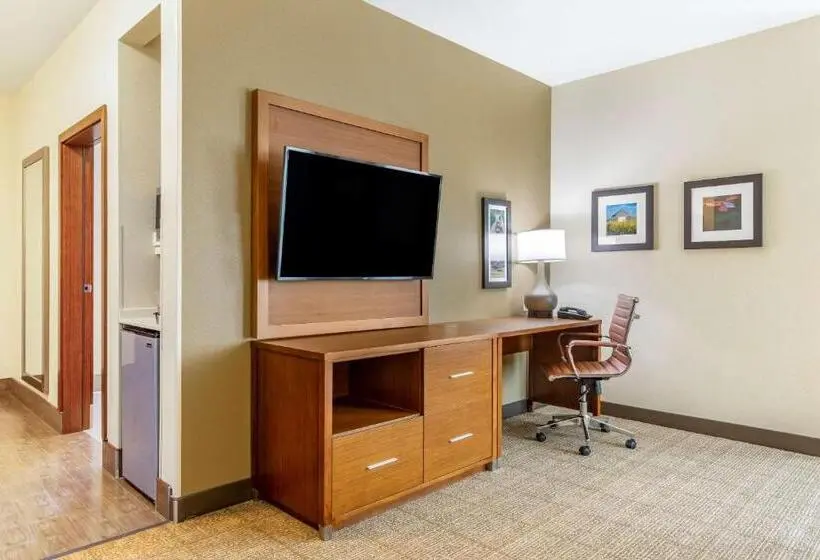 キングサイズベッドのスイートルーム, Comfort Inn & Suites Lakewood By Jblm