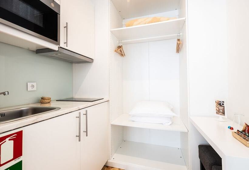 استودیوی استاندارد با چشمانداز شهر, Mystay Porto Batalha