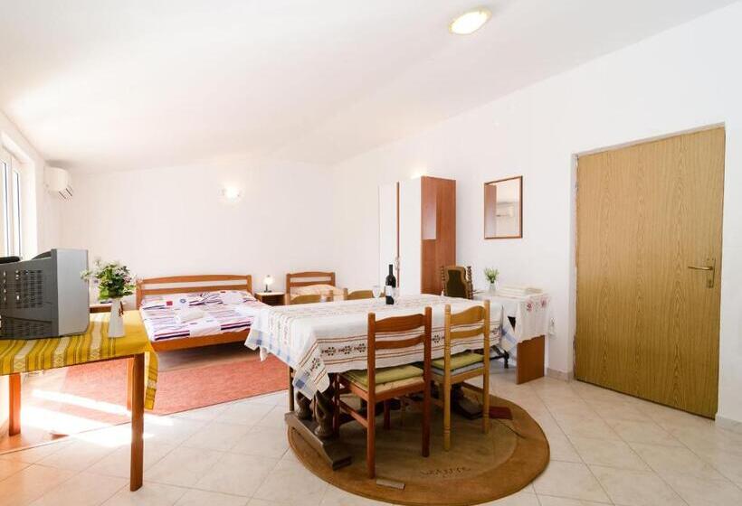 Студио Стандарт Вид на Море с Балконом, Guesthouse Sobra