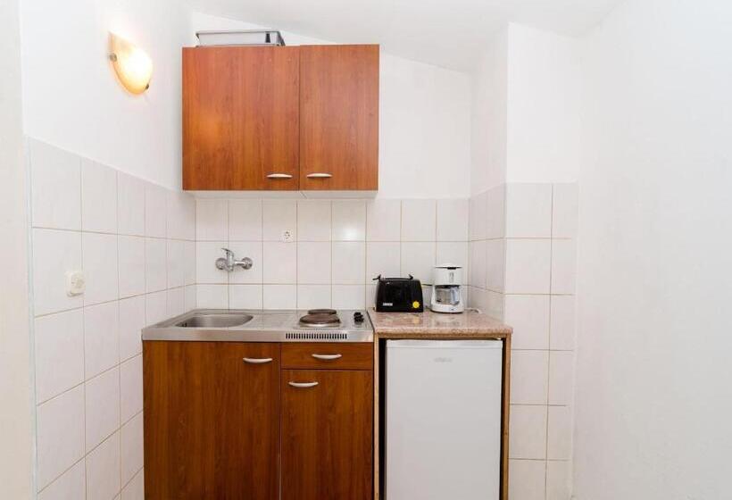 Студио Стандарт Вид на Море с Балконом, Guesthouse Sobra