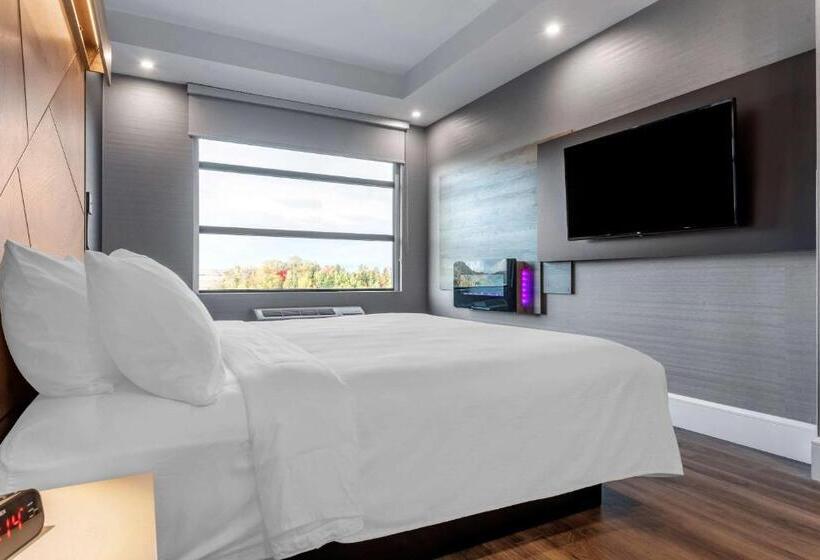 스위트 킹사이즈 침대, Quality Hotel & Conference Centre