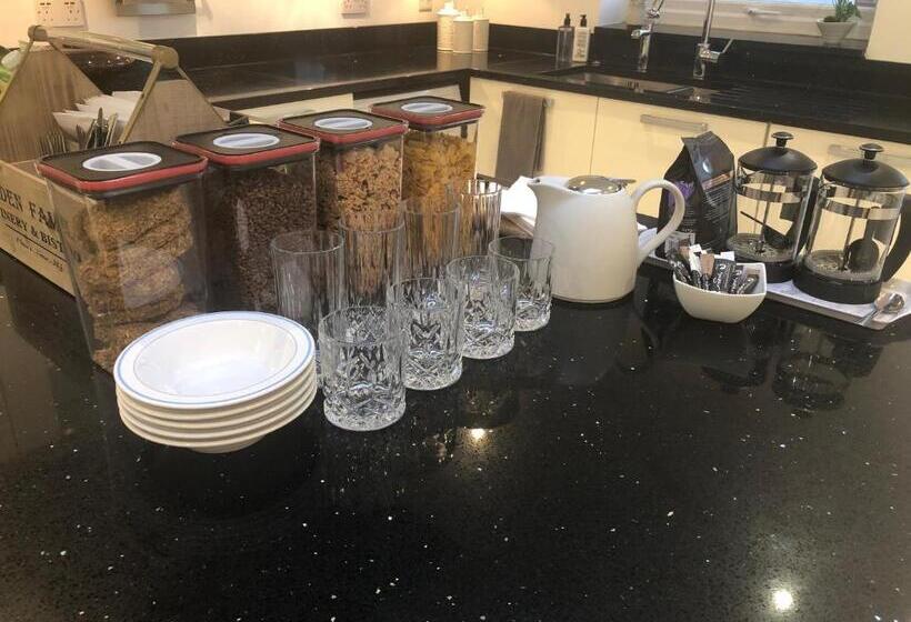 经济房, South Avenue B&b