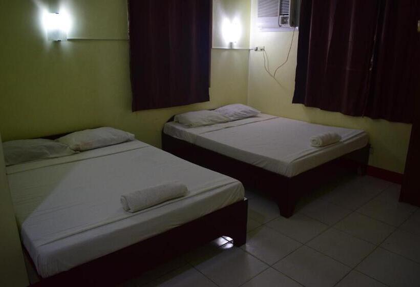 패밀리 룸, Finesse Residencia Bar And Restaurant