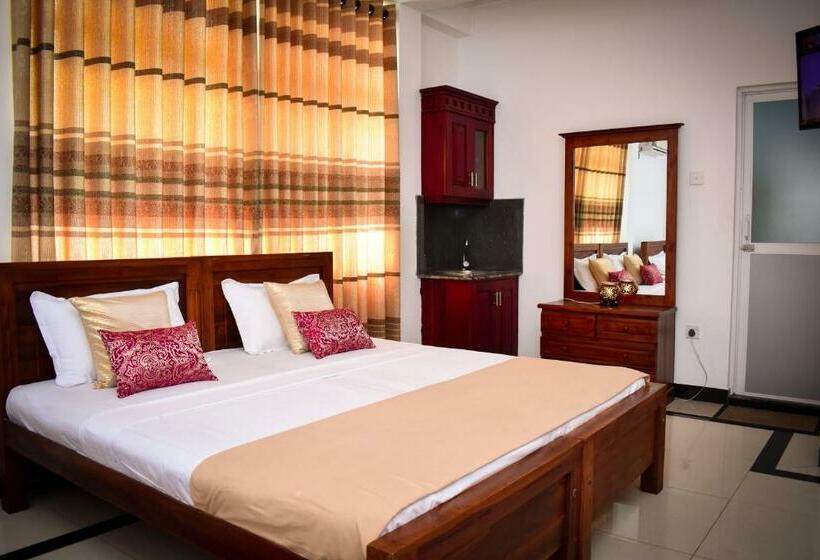 Апартаменты 1 Спальня, Grand Rovinka