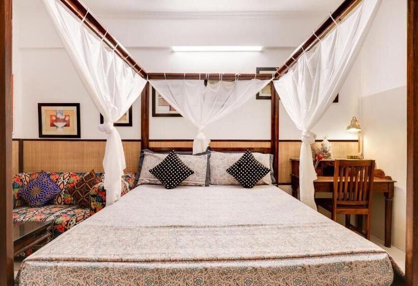 اتاق سوپریور با تخت بزرگ, House Of Comfort Noida