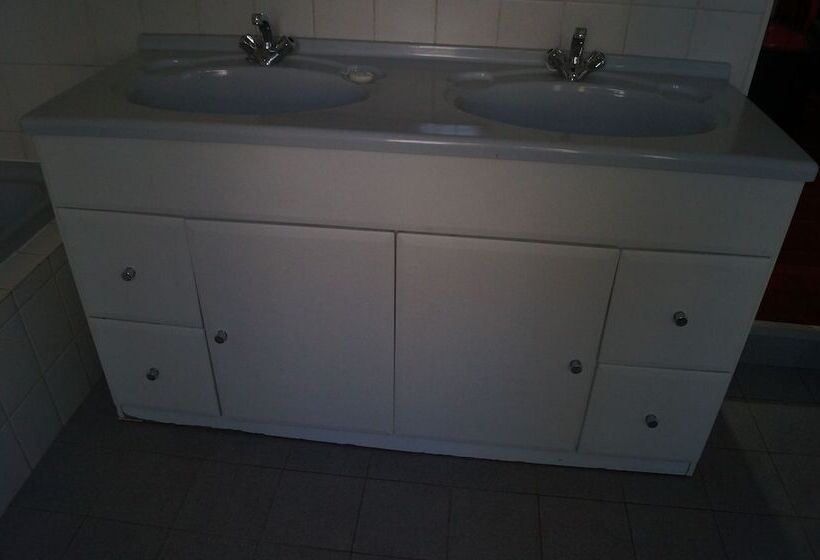اتاق خانوادگی, Miraton Eastgate Suites