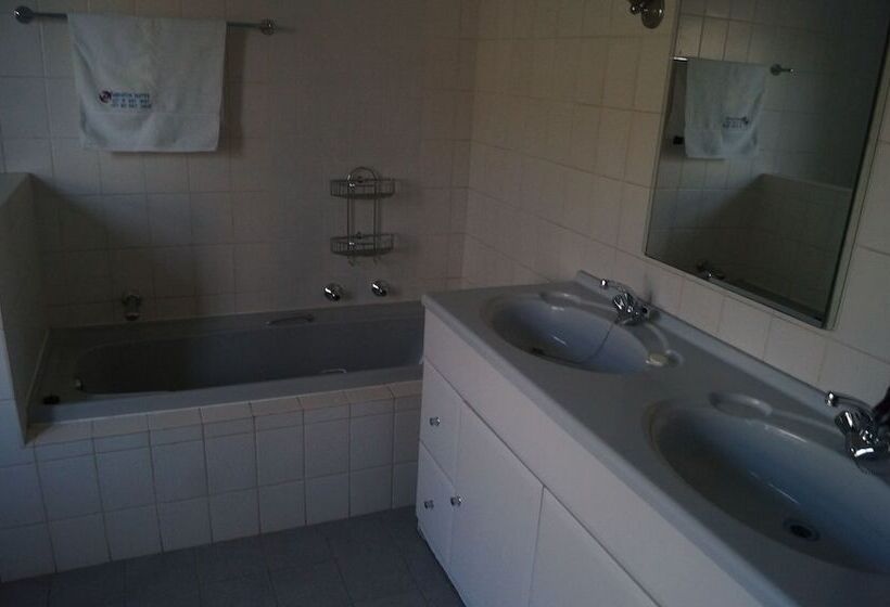 Quarto Familiar, Miraton Eastgate Suites