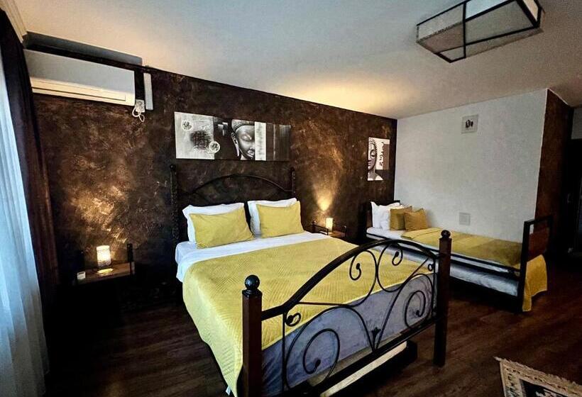 اتاق خانوادگی, Fjorr